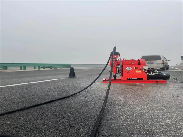 黎安镇马路路基路面开裂下沉注浆加固灌浆